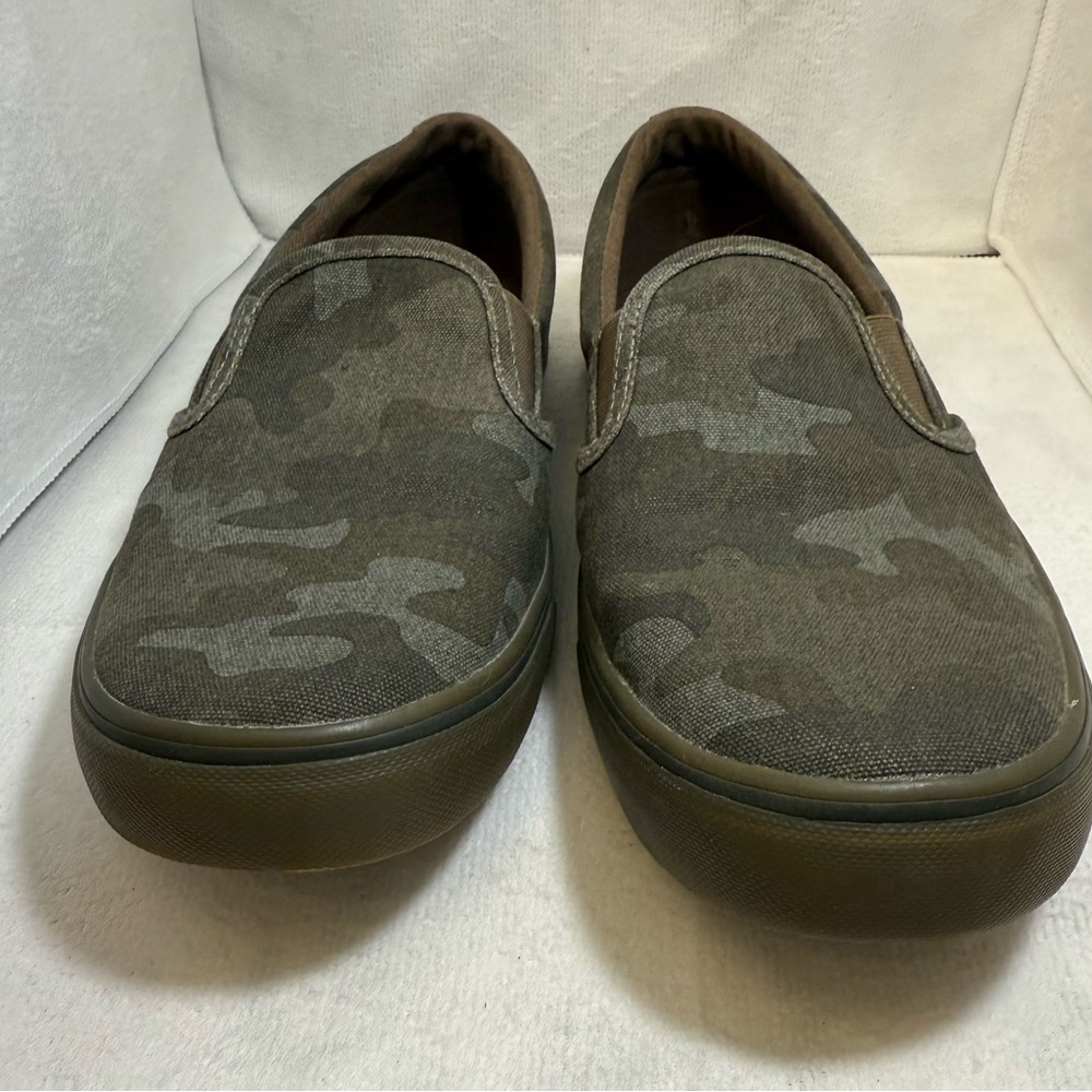 Eddie Bauer Haller Slip On Cammo Shoes Size 10.5 - Picture 2 of 7